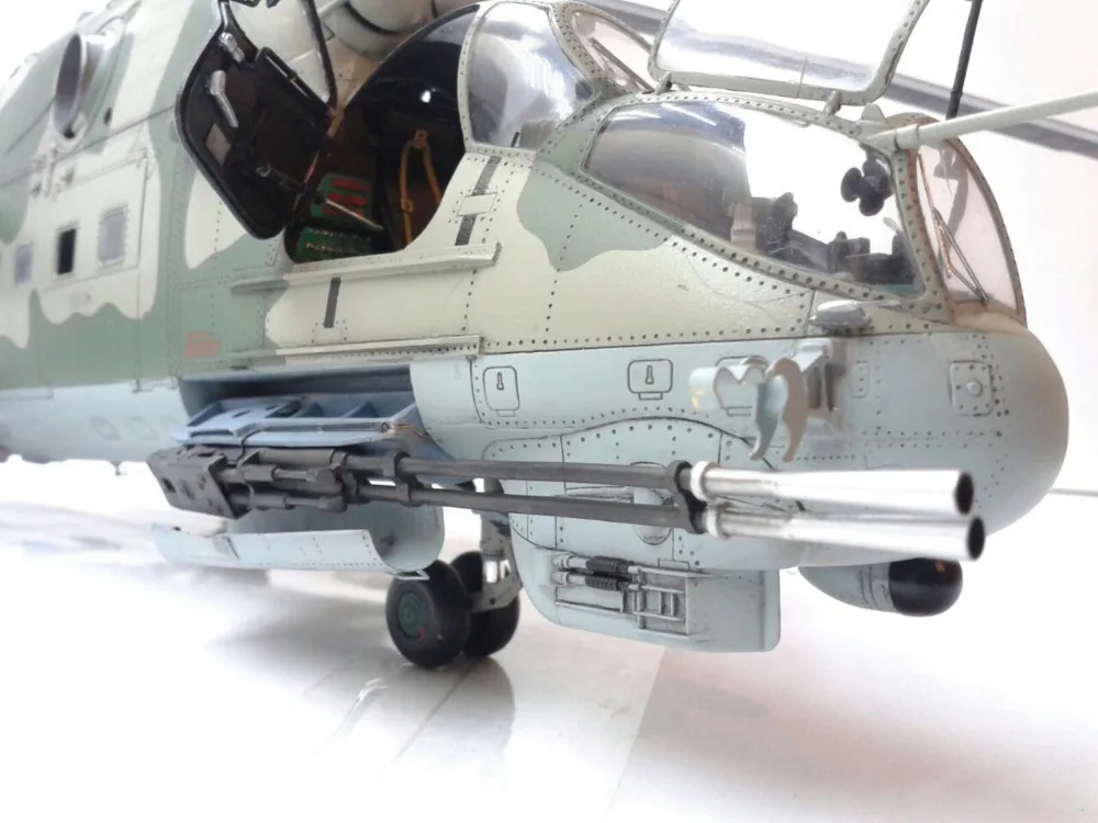 Trumpeter 05103 1/35 Mi-24V задний вертолет