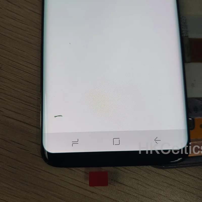 Samsung-s8-plus-lcd-with-spot-on-the-middle-of-screen-(4)