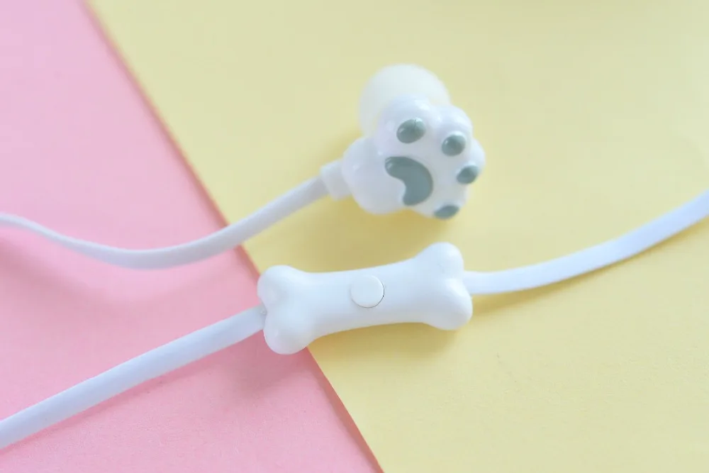 Chiclits 3.5mm in-ear Earphone Cartoon Cat Paw Headphone With Microphone Pack Boxes  for iPhone Samsung Android (24)