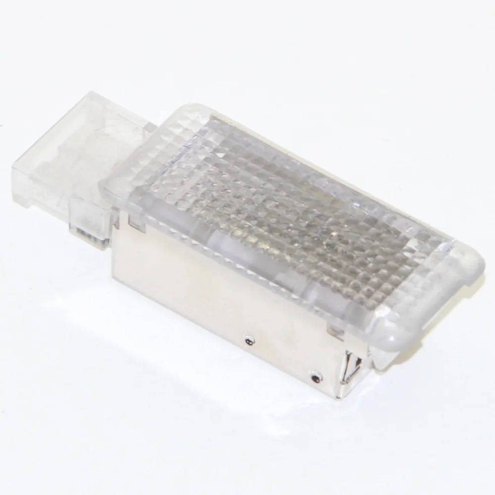 

1 pcs OEM Footwell Light For VW Golf 5 6 Jetta MK5 MK6 Tiguan Passat B6 5ND 947 415 7L0 947 415 7L0947415 5ND947415