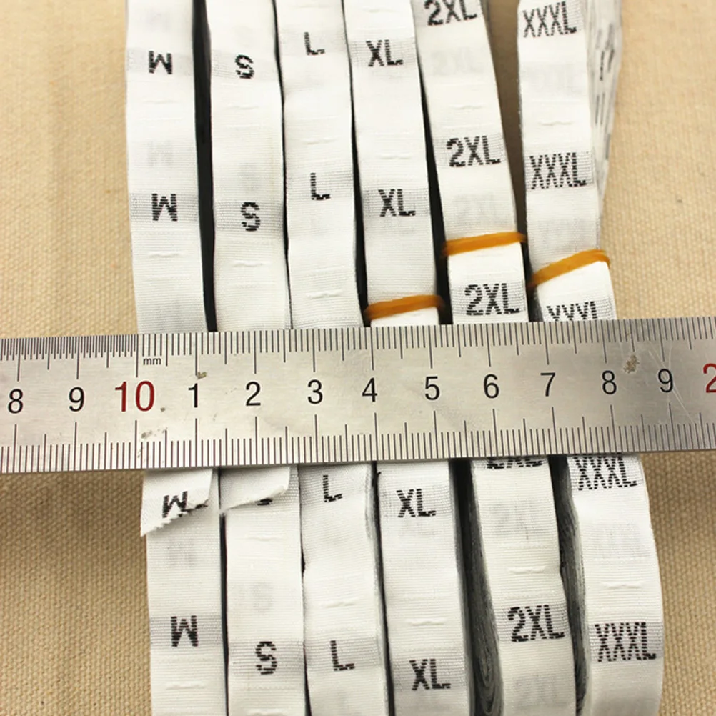 

Hot Selling 500 PCS=1 Roll Woven Clothing Garment Size Labels Tags S/M/L/XL/XXL/3XL White Black Wholesale