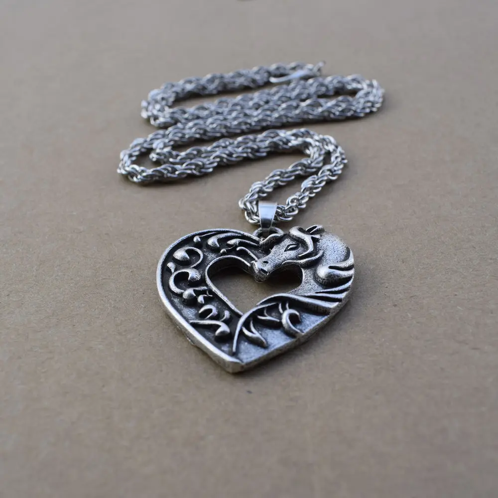 سعيد الحصان قلادة ريفي تشغيل الحصان سباق قلادة القلائد مجوهرات الفروسية هدية لبلدها 12 قطعة/السلع