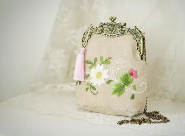 Angelatracy вышивка портмоне, декорированное цветами и бахромой мешок мини-юбки с цветочным рисунком сумка антикварная сумка кошелек ручной работы Для женщин сумка вишня в цвету