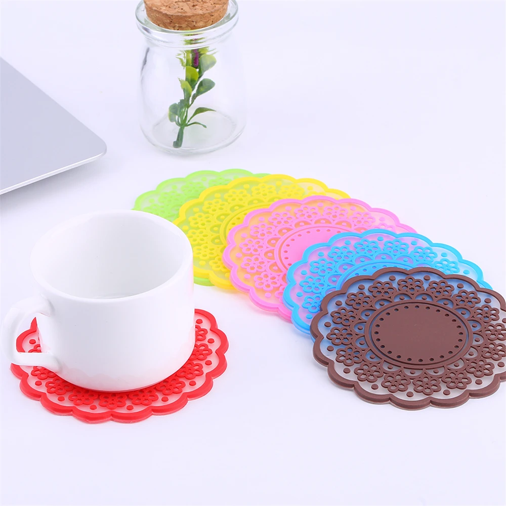 New 2Pcs Lace Pattern Cup Mat Silicone Table Heat Resistant Pad Cup