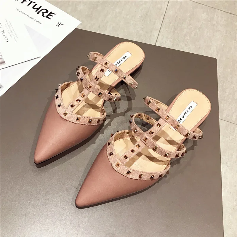 

2019 New Arrivals Summer Female Slippers Women's Pointed Toes Square Low Heels Casual Shoes Woman Rivet Decoration Outdoor Shoes