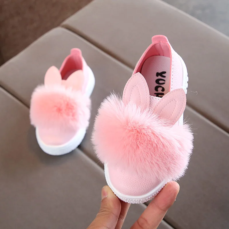 Осень ; мягкая меховая кожаная обувь для маленьких девочек; Детские слипоны на плоской подошве; Повседневная уличная детская обувь; милые кроссовки с кроликом для девочек; B07031 - Цвет: Pink