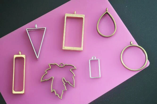 

5pcs hollow blank Pendants frame jewelry finding Handmade Craft Floating locket round Rectangle Triangular maple leaf Strip drop
