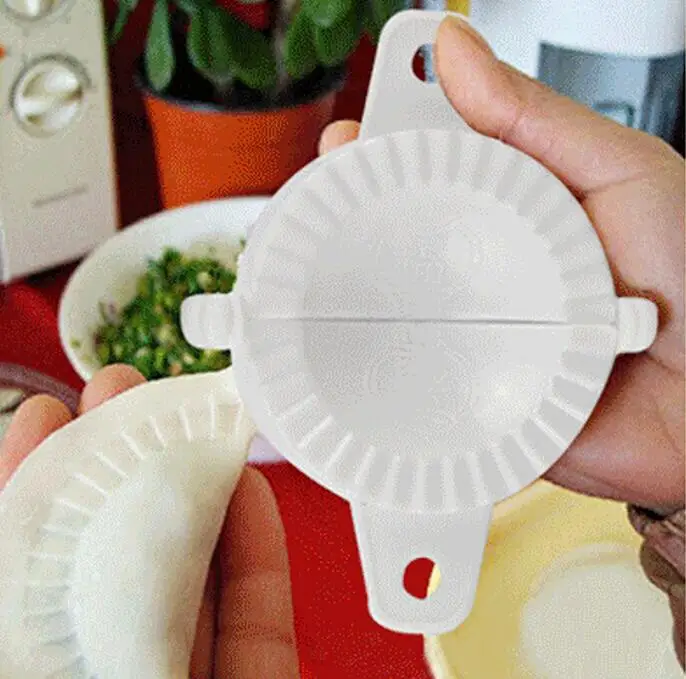 Plastic 7cm Dough Press Dumpling Pie Ravioli Mold Mould Maker Cooking