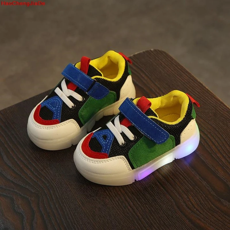 

HaoChengJiaDe Kids Casual LED Shoes Kids Girls Glowing Sneakers Children Fashion Shoes With Led Light Baby Girl Lovely Boots