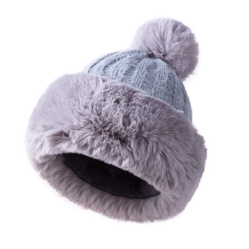 Шапка бини вязаная утепленная с пушистым помпоном|Женские Skullies и шапочки| |