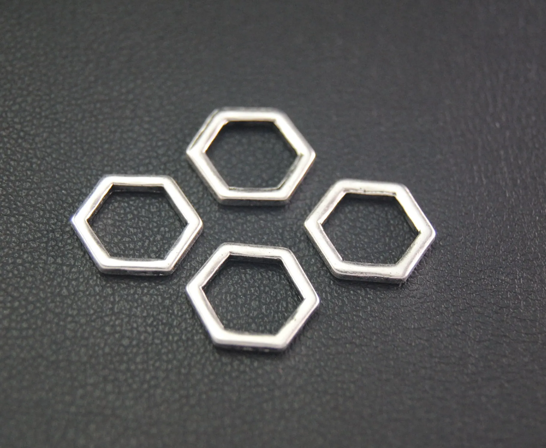 

15Pcs Antique Sliver Geometry Hexagon Honeycomb Charm Accessories For Jewelry Making 10mm A2031