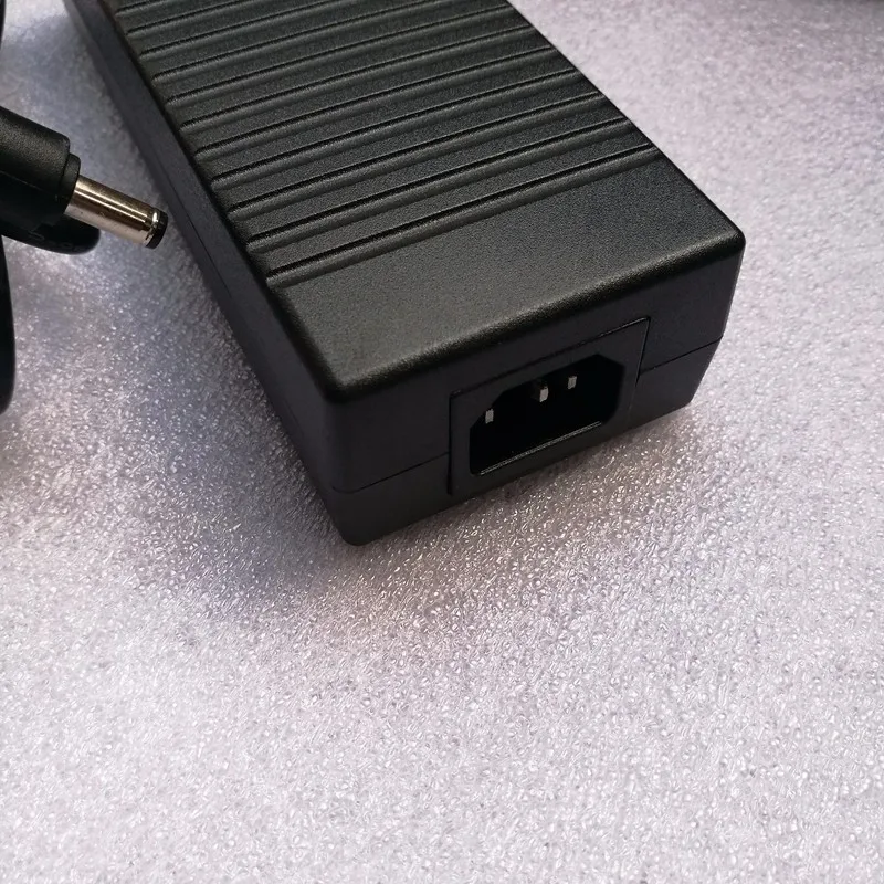 12V 10A-3