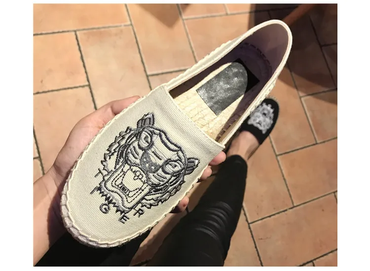 

Casual Shoes Woman Embroidered Animal Pattern Loafers Woman Espadrilles Slip On Low Top Flats Shoes Women Hot Zapatos De Mujer