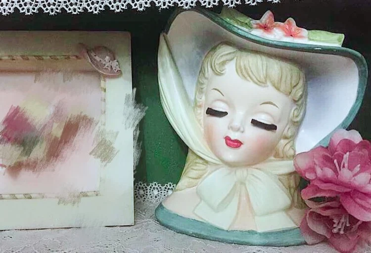 

Limited Collection Cute Vintage Resin Girl Royal Court Palace Doll Toy Girl Friend Birthday Gift Home Deco 14cm