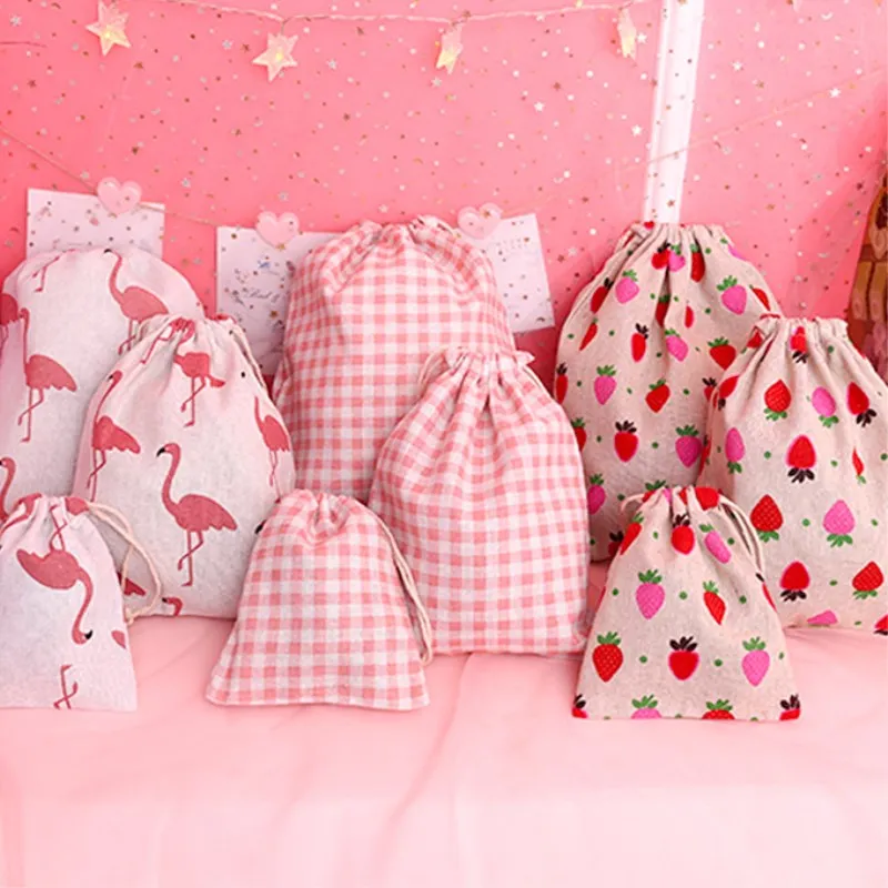 لطيف حقيبة كتان برباط الفتيات الكرتون الفراولة فلامنغو الطباعة السفر المنزل تخزين أكياس سلاسل حزمة الجملة دروبشيب