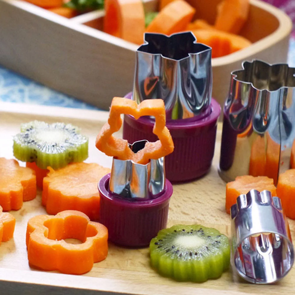 

8pcs With Plastic Shell Cookie Cutter Vegetable Fruit Rust-resistant Kitchen Tools Stainless Steel Biscuit Mold Sandwich Sugar