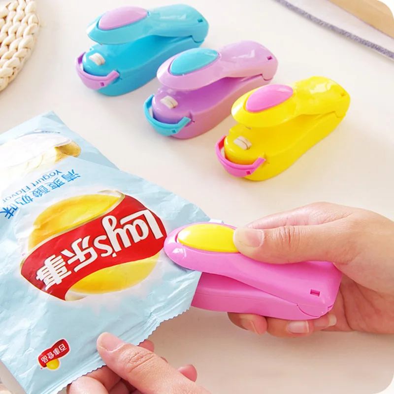 New Plastic Bag Clips Mini Manual Packing Food Heat Sealing Machine Portable Heat Sealer Snack Bag Package Tool
New Plastic Bag Clips Mini Manual Packing Food Heat Sealing Machine Portable Heat Sealer Snack Bag Package Tool