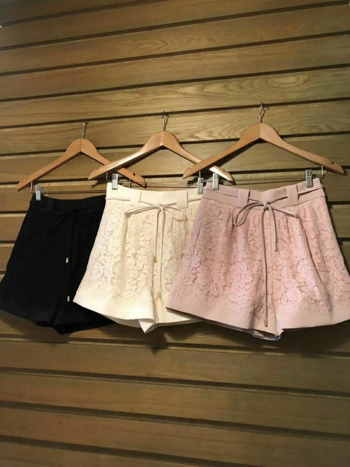 

2019 summer new female water soluble lace stitching with A shorts 0530
