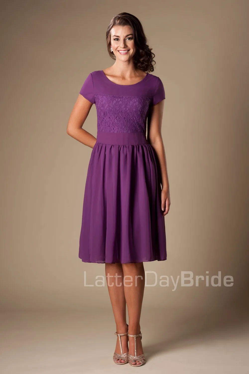 Purple Short Modest Bridesmaid Dresses With Sleeves Lace Chiffon Maids