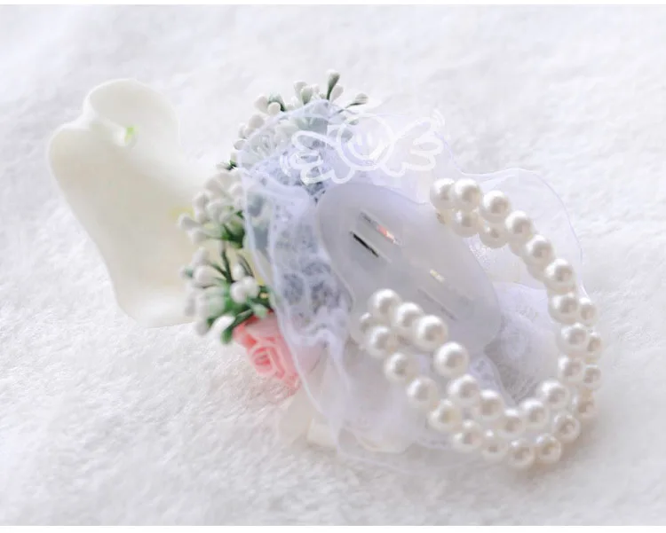 white wedding wrist corsage boutonnieres roses  (12)