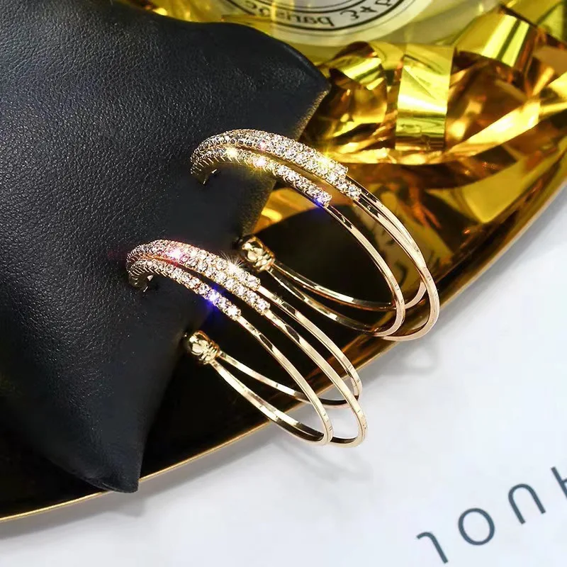 10589415874_221977989