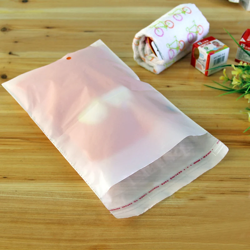 100pcs/lot 50cm*70cm*70Micron High Quality White PE Self Adhesive Bag Retail Package Poly Bag
