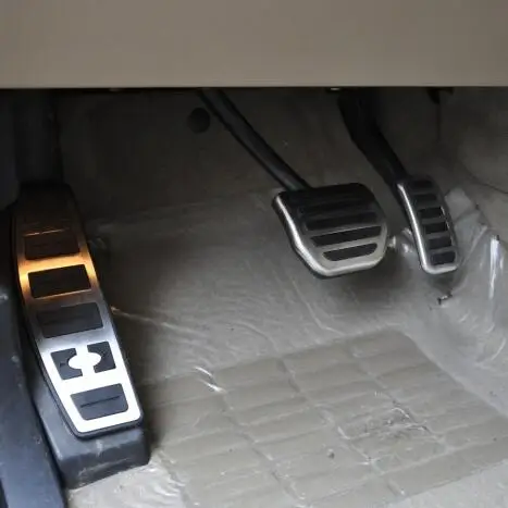 

Car Fuel Pedal AT Accelerator Foot Rest Pedal accelerator pedal Throttle brakes Foot pedal plate case For Land Rover Discovery 4