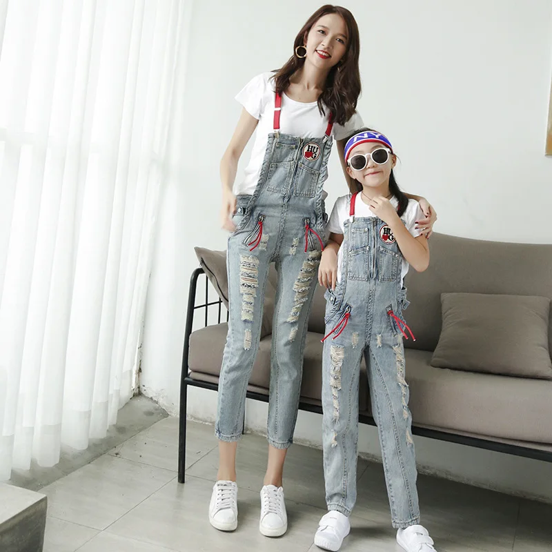 Для женщин родитель-ребенок Костюмы Комбинезон; джинсовая одежда 2018 Демисезонный Повседневное карандаш брюки карманы мультфильм