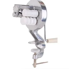 Небольшой дом цвет кукурузы ручной нажав машина бабочка лапша паста машина