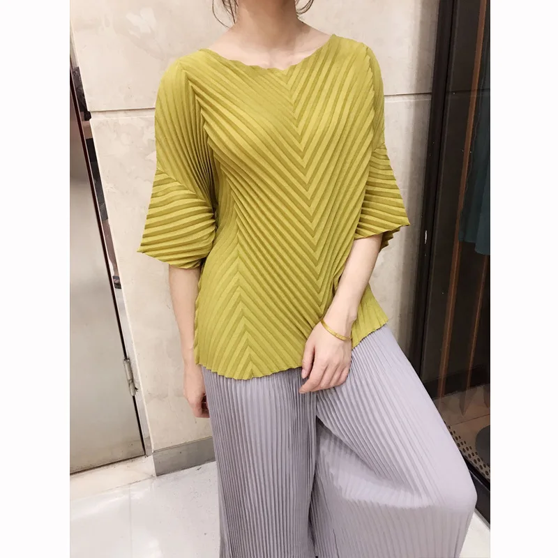 

2019 summer Miyake folds women's tops European stand pleat design fashion loose thin pleated T-shirt PLEATS t shirt free ship