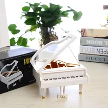 2017 New White Piano Music Box Classical Day Gift Boutique Mechanical Music Box Craft Gifts for Kids