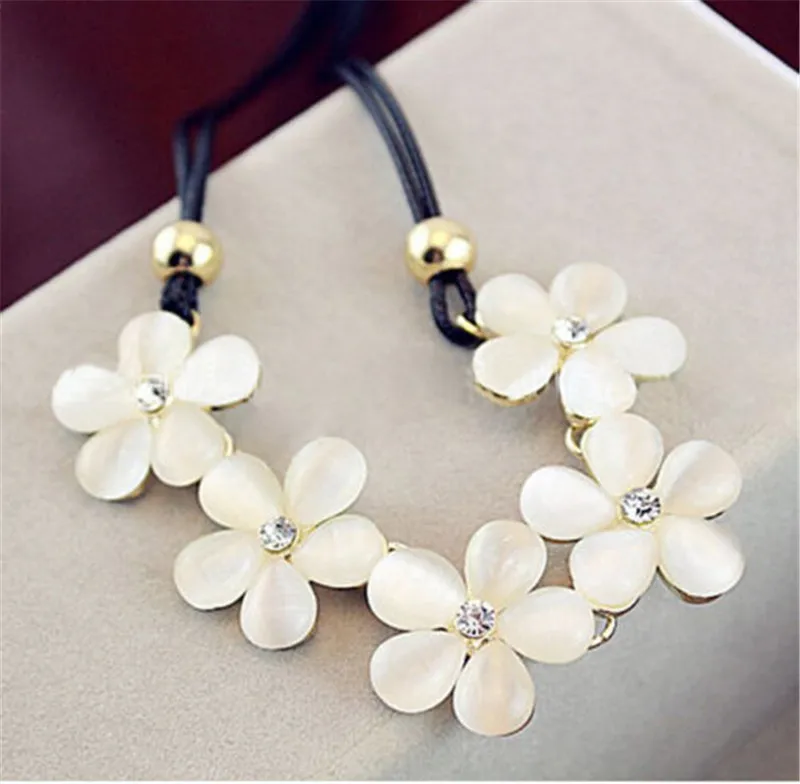 Bohemian Decorative Necklace Female Clavicular Chain Details For Women Fashion Crystal Flower Charm Choker Chunky Statement