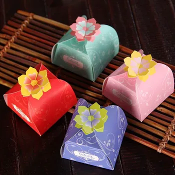 

50pcs cute Style Candy Paper Box Wedding Favors Party Supplies Candy Gift Boxes small flower Wedding Box Party Decoration