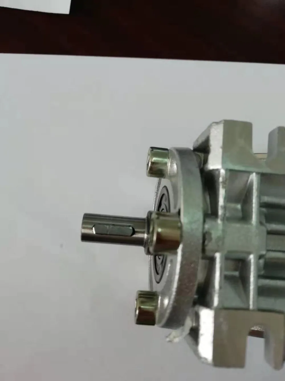 5:1-100:1 NRV40 shaft input worm gear reducer input hole 11mm output hole 18mmor 19mm hand crank turbine reducer