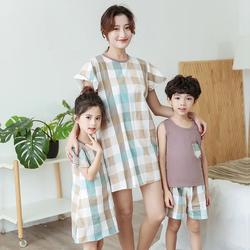 

Mother And Daughter Clothes Girls Dresses Family Matching Pajamas Baby Boys Dressing Gown Causal Nightwear Pyjama Family Outfits
