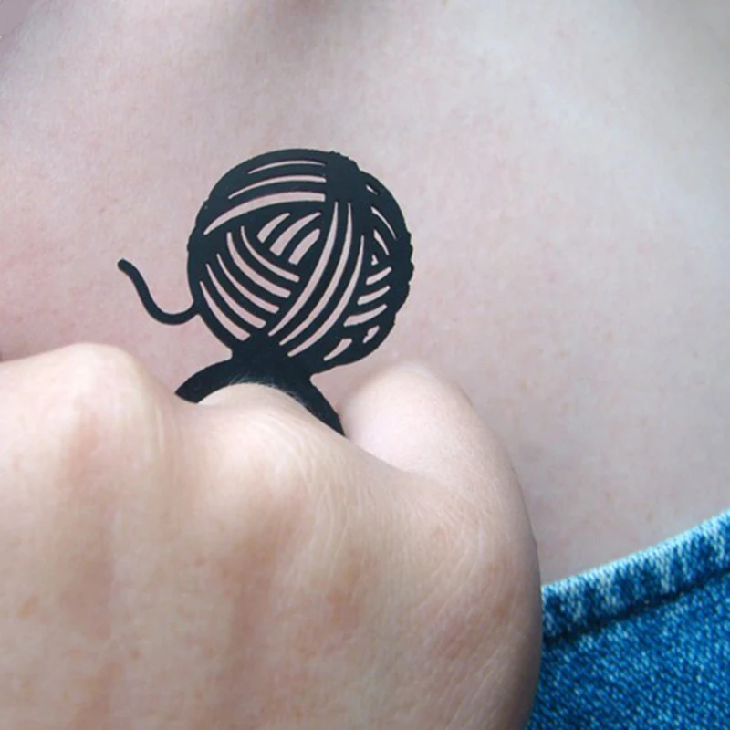

Geometric Openwork Wool Ball Ring Acrylic Yarn Rings Cats and Dogs Pet Toys Love Animals People Gifts Party Friends Jewelry
