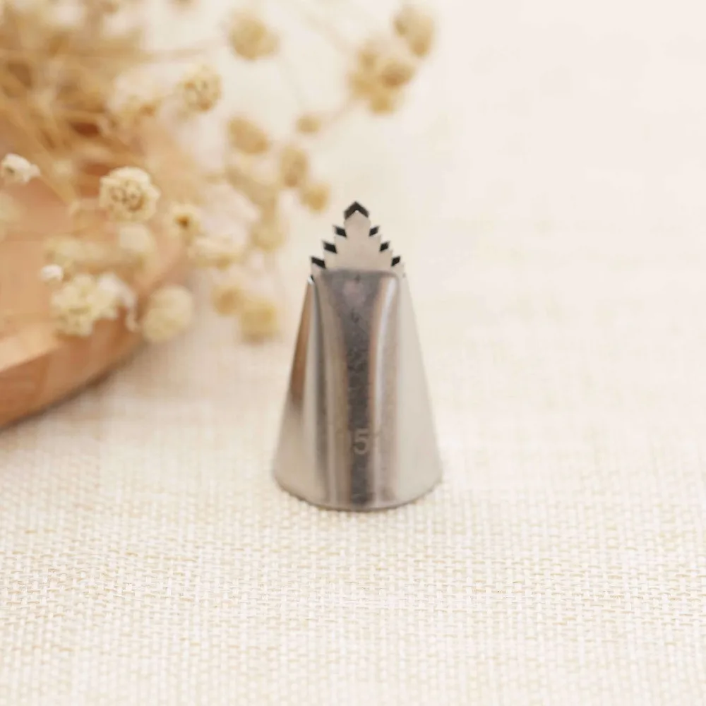 

#951 Large Size Leaves Nozzles Cake Decoration Baking Tools Stainless Steel Icing Piping Nozzle Cream Tip for Cupcake Pastry