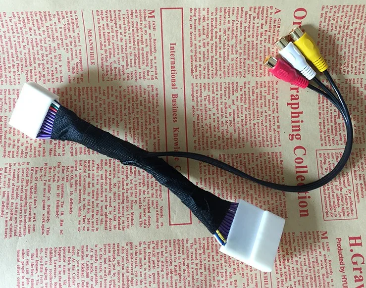 

Car 3RCA Adapter Audio Video Input Cable For COROLLA REIZ CAMRY CROWN RAV4 PRADO DVD Navigation Headunit 28Pin Blue AV Port