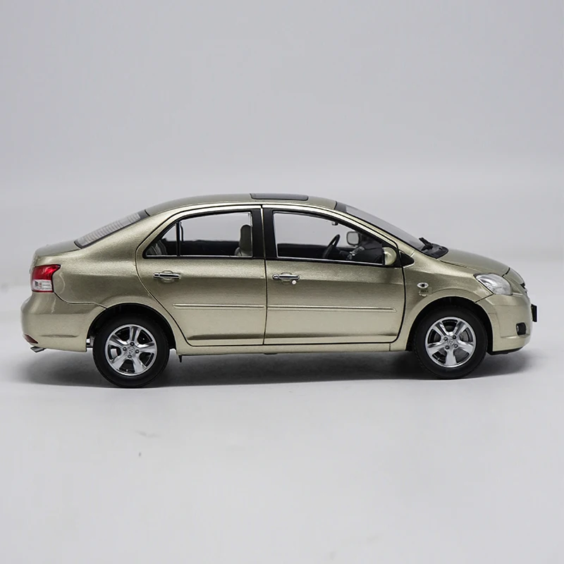 1:18 Toyota Vios 2008 литая под давлением модель автомобиля игрушка дверь может быть открывается для детей подарки на день рождения Коллекция игрушек