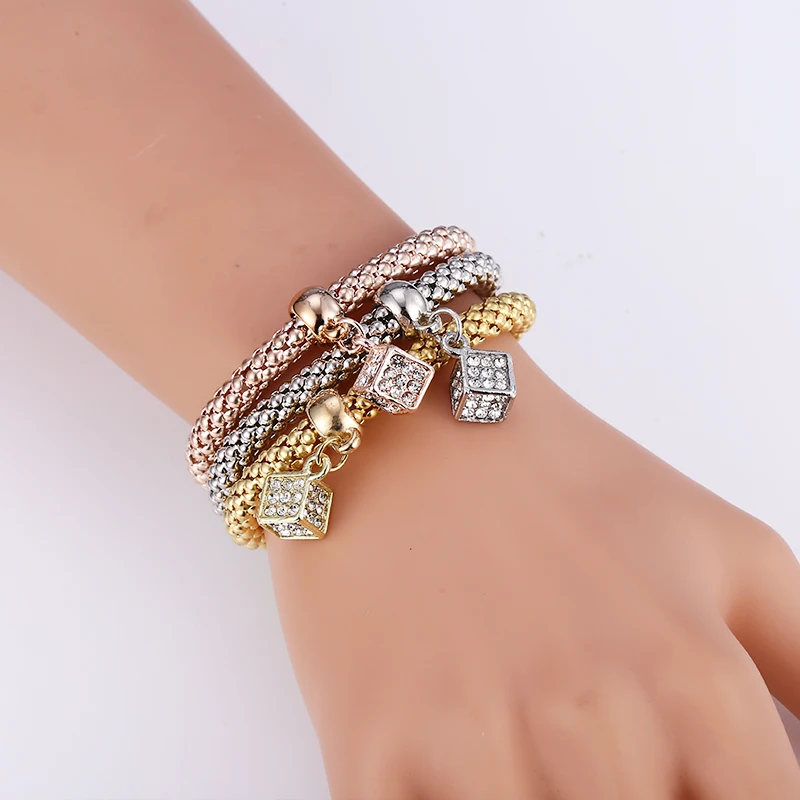 

2019 Trendy Simple Crystal Bangle Elastic Square Design Pendant Bracelets For Women Summer Costume Jewelry Pulseira Masculina