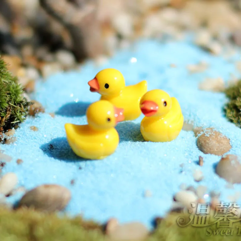 

30pcs/set Resin Crafts Yellow Duck Fairy Garden Miniatures Lovers Gnome Terrarium Christmas Xmas Wedding Party Garden Gift