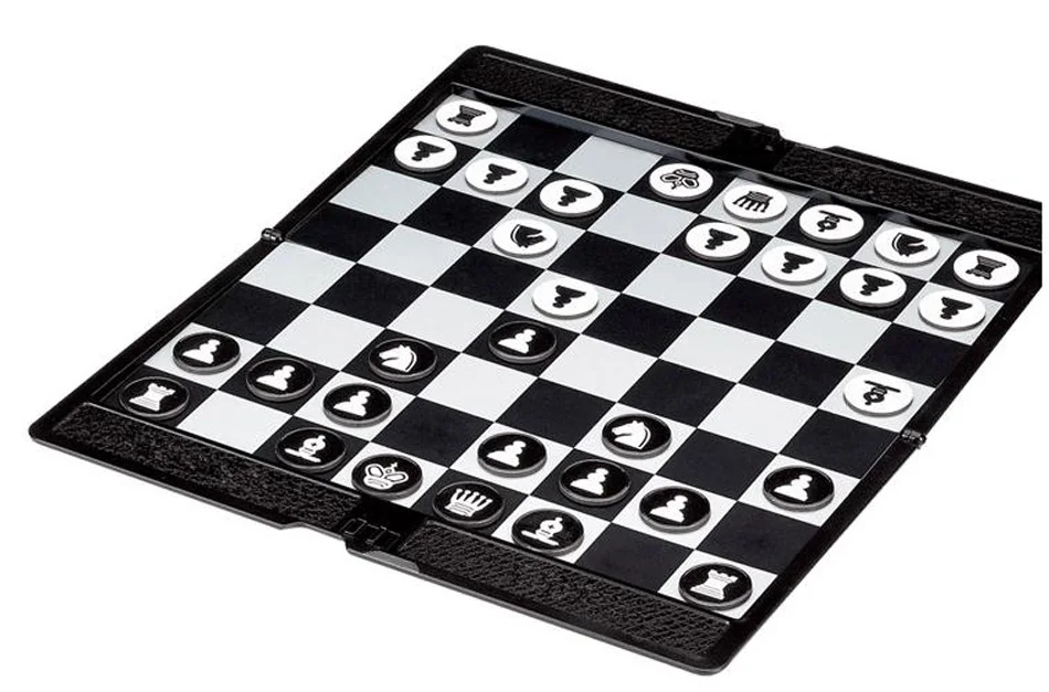 

Potable Magnetic Chess Set Wallet Style Mini Chess Set Magnetic Chess Pieces Folding Chessboard Chess Game Checkers Board Game