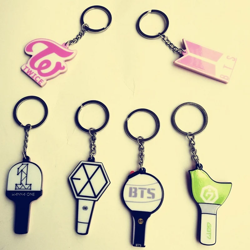 

1PC BTS Bangtan Boys Album EXO GOT7 SEVENTEEN Rainbow Acrylic Keychain Cute Keyring Key Holder Bag Pendant