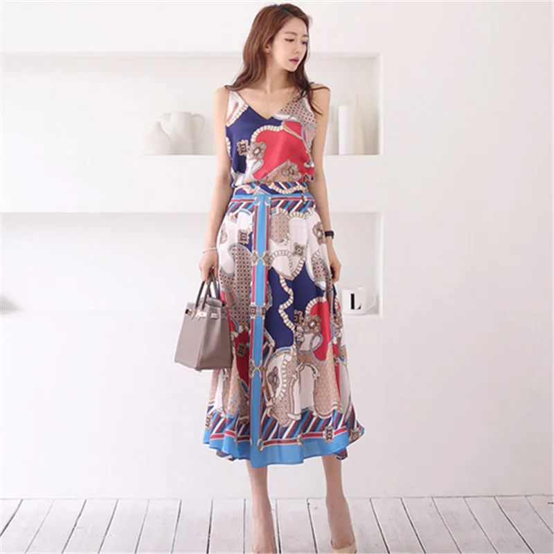 

2019 Summer Two Piece Set Women Halter V Neck Spaghetti Strap Top + Long Skirt Set Satin Silk Fashion Chains Print Skirt Suit