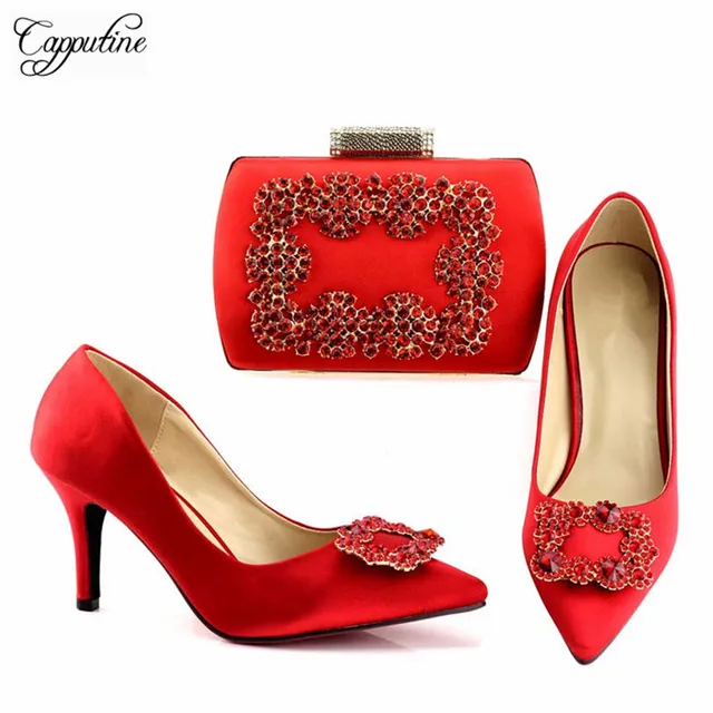 Elegant wedding/party poited toe design gold shoes and