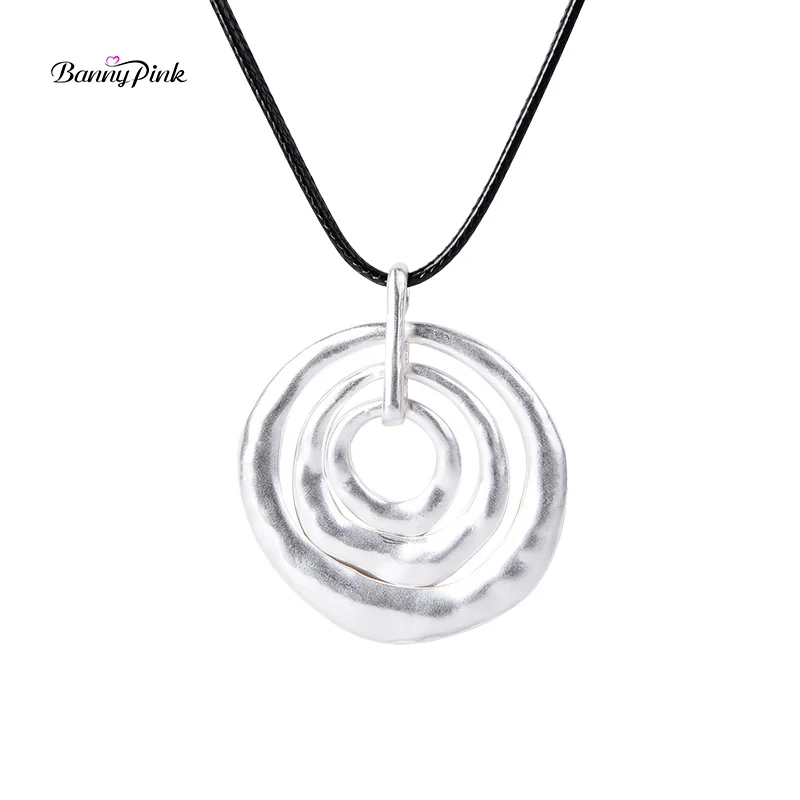 

Banny Pink Vintage 3 Size Layer Round Pendant Necklace For Women Big Circles Dangle Necklace Black adjustbale Long Rope Necklace