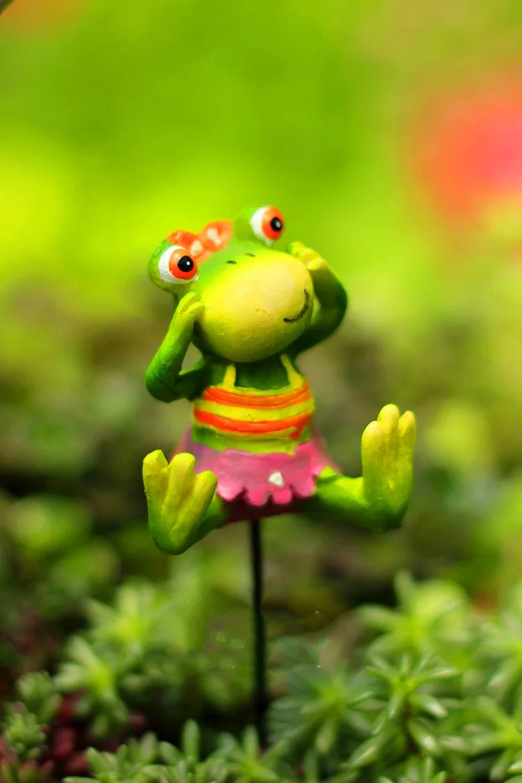 

Resin Swimsuit Miniature Frog Animal Plugin-in Garden Decoration Outdoor