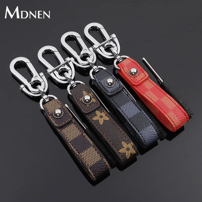

MDNEN Horseshoe Buckle Red Blue Square Old Flower Pattern Leather Keychain Steel Metal Auto Waist Key Chain Car Keyfob Keyholder