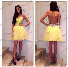 2015 nach Maß Eine Linie Scoop Applique Spitze Kurze Cocktailparty-kleider Gefaltetes Gelb Prom Kleider Open Back Kostenloser Versand