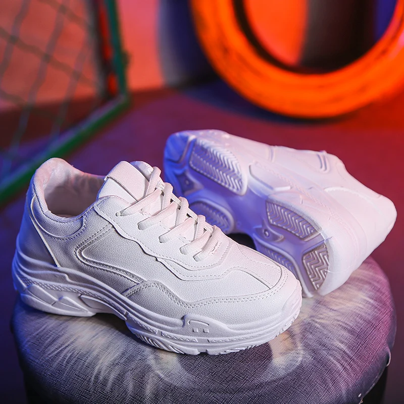 Kopen Mode Vrouwen Casual Schoenen Suède Pluche Platform Schoenen Vrouwen Sneakers Dames Wit Trainers Chaussure Femme